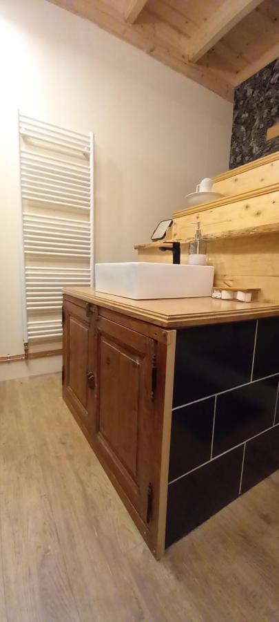 Appartement De Charme Dans Une Maison Isolee Presilly  المظهر الخارجي الصورة
