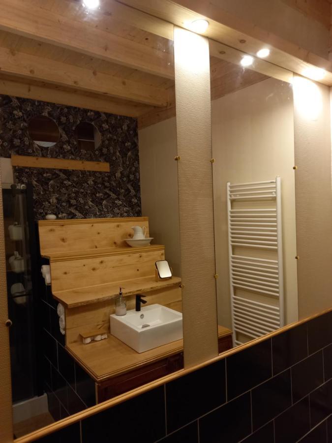 Appartement De Charme Dans Une Maison Isolee Presilly  المظهر الخارجي الصورة