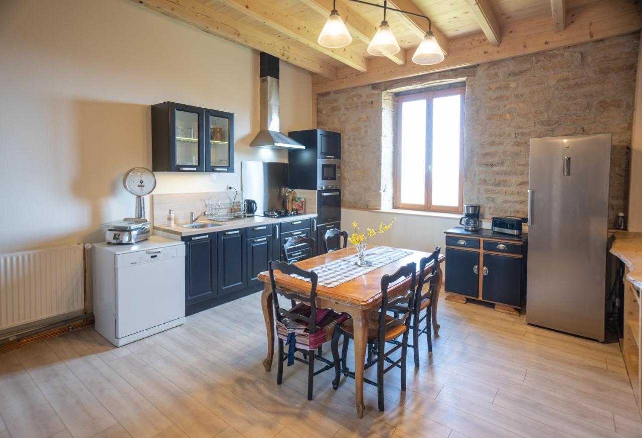 Appartement De Charme Dans Une Maison Isolee Presilly  المظهر الخارجي الصورة